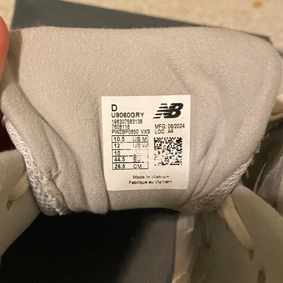 New Balance 9060 Grey Sneakers - Picture 3 of 3